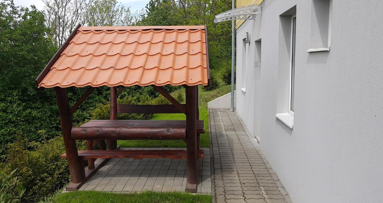 Nefelejcs Vendeghaz Hotel Balatonkenese Eksteriør billede